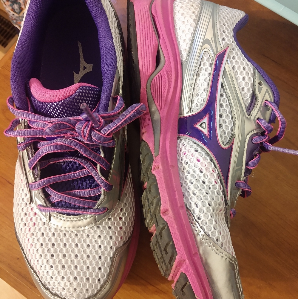 Mizuno women's running shoe